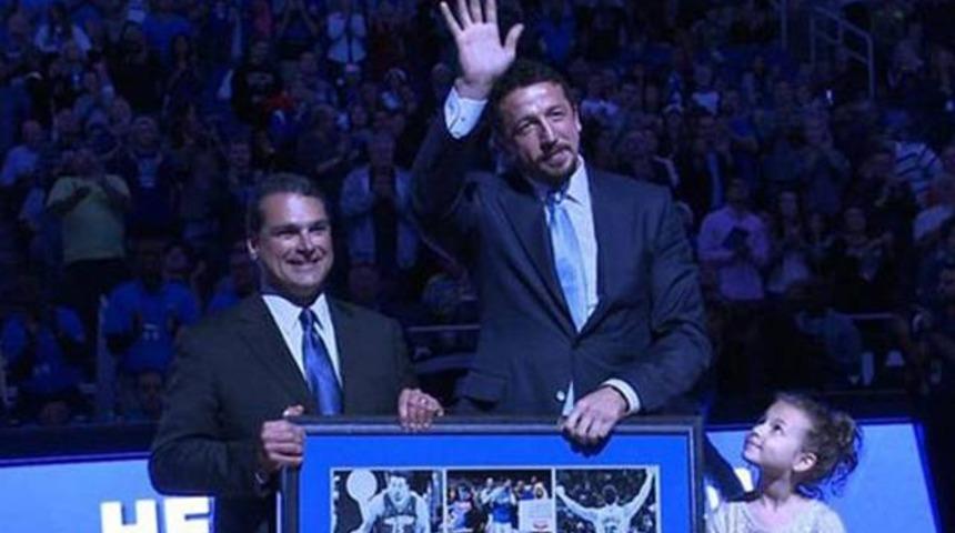 Hidayet T&uuml;rkoğlu'na b&uuml;y&uuml;k onur