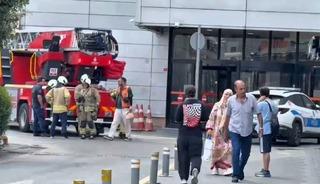 Beylikdüzü’nde AVM de yangın paniği