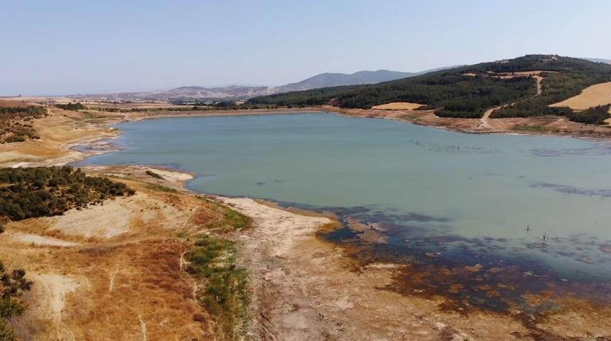Tekirdağ'daki Yazır Göleti'nin su seviyesi kuraklığın etkisiyle yüzde 4'e düştü