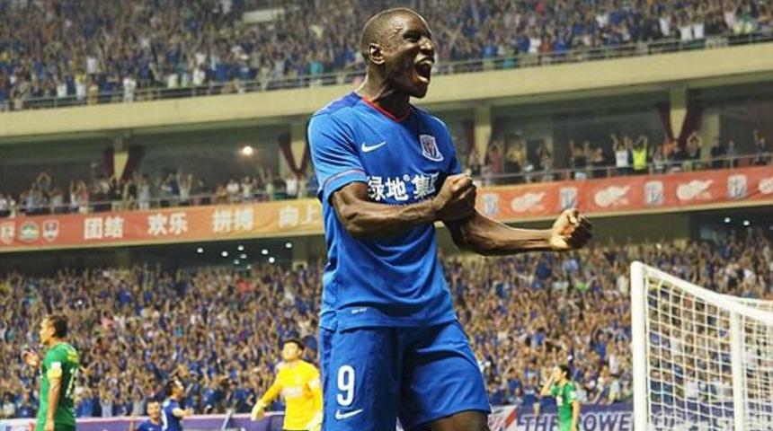 Burak gidiyor Demba Ba geliyor