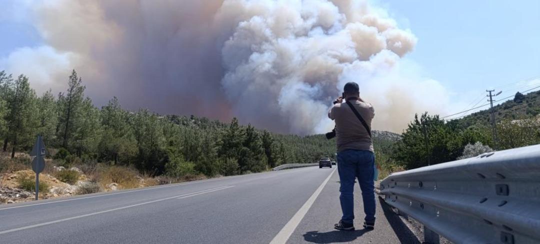 Mersin de orman yangını! Havadan müdahale başladı 2