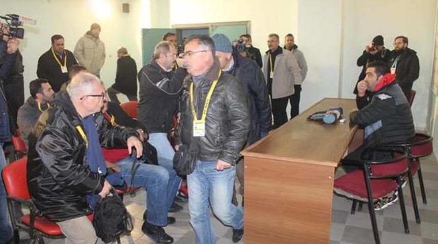 &Uuml;mit &Ouml;zat'a b&uuml;y&uuml;k şok! Kendi bile inanamadı