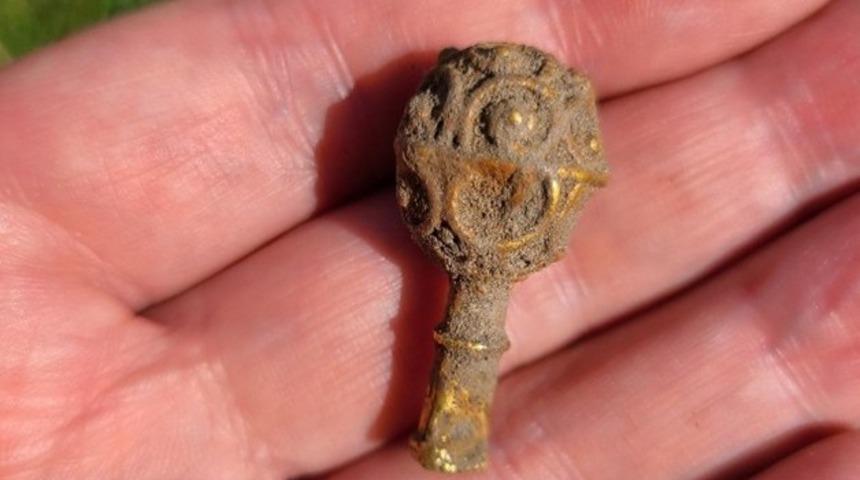 Arkeoloji öğrencisi, ilk kazısında tarihi keşif yaptı! 90 dakikada buldu...