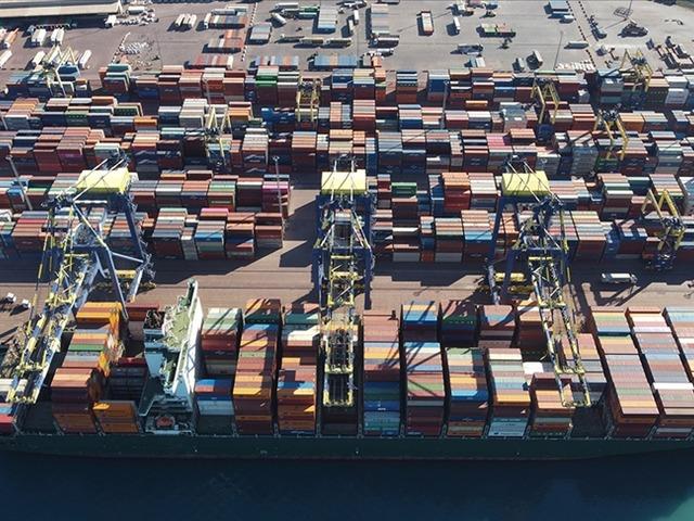 Türkiye'nin komşularına ihracatı 7 ayda yaklaşık 15,6 milyar dolar oldu