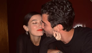 Anneliğin keyfini sürüyor! Oğlu Fikret Hakan'ı paylaştı