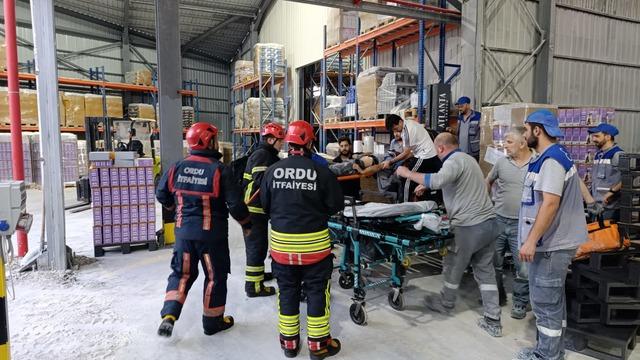 Bentonit fabrikasında makineye sıkışan işçi ağır yaralandı
