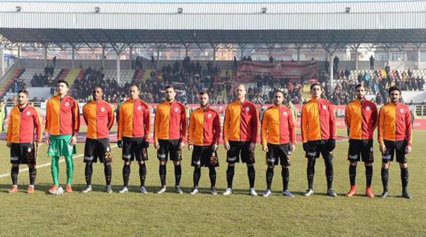 Kastamonu&shy;-Galatasaray ma&ccedil;ında trib&uuml;n &ccedil;&ouml;kmesin diye...