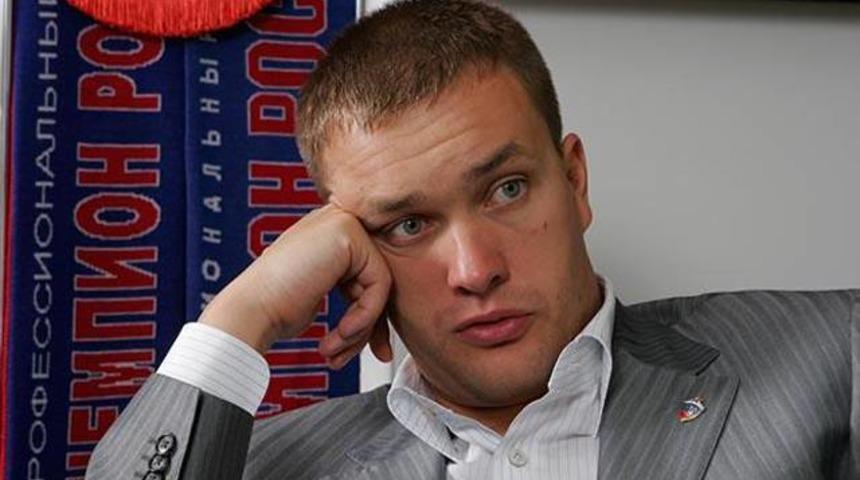 Başkanı &ccedil;eki&ccedil;le hastanelik ettiler!