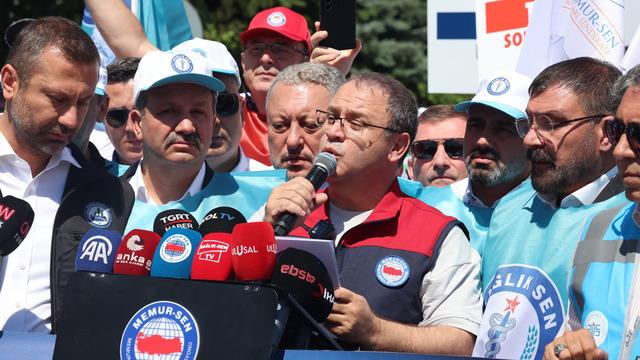 Memur ve emeklilerinden 'zam teklifi' tepkisi! 'Yetersiz ve geçersiz'