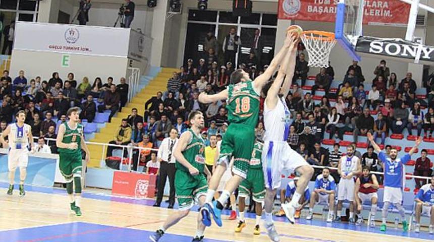 Demir İnşaat B&uuml;y&uuml;k&ccedil;ekmece 74-67 Banvit