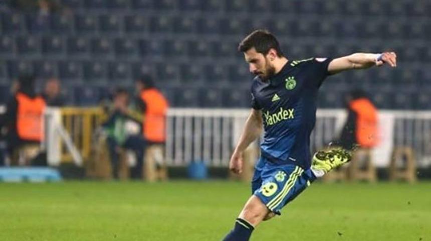 D&uuml;nya g&uuml;ndemine oturan Şener'e &ouml;zel tebrik