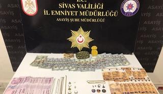 Sivas merkezli dolandırıcılık operasyonu! Yakalanan 2 zanlı tutuklandı