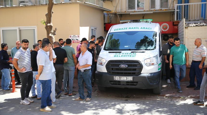 Adana'da direğe çarpması sonucu ölen motosiklet sürücüsünün cenazesi defnedildi
