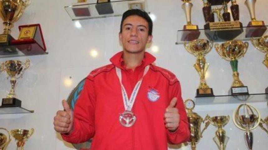 G&uuml;nd&uuml;z &ccedil;aycı akşam halterci