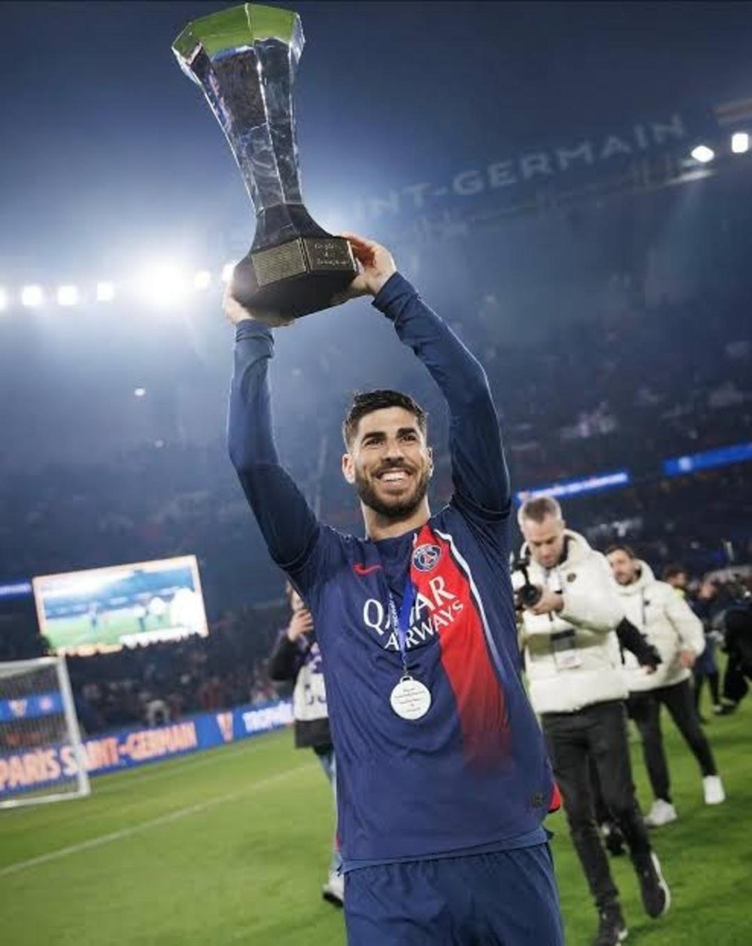 Fenerbahçe Kerem Aktürkoğlu için Asensio dan vazgeçti! Yıldız oyuncu ile İngiliz ekibi Aston Villa her konuda anlaştı... Son top PSG de 1