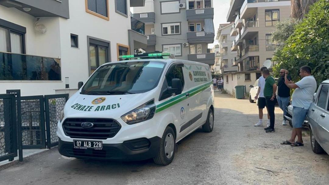 Antalya da dehşet: Ev sahibini aradı, "evde cinayet işledim" dedi! Polisin karşılaştığı manzara... 2