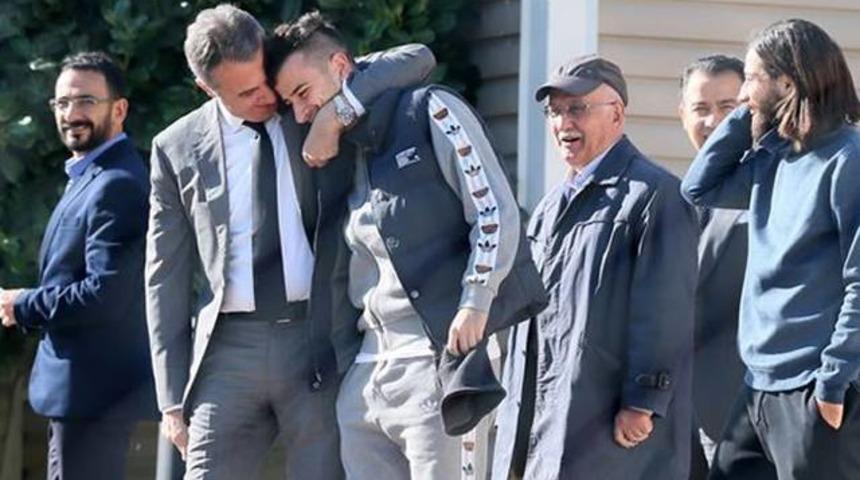 Fikret Orman'dan Oğuzhan'a: 'Bana Bar&ccedil;a ile gel'