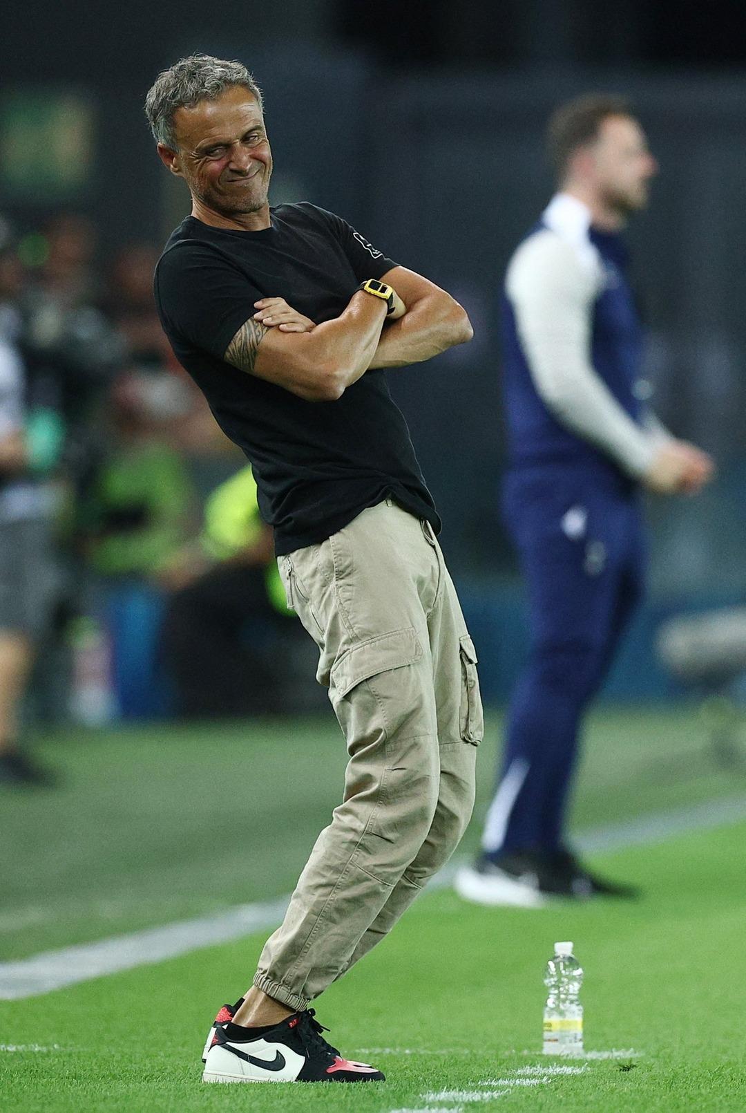 UEFA Süper Kupa finalinde PSG Tottenham ı penaltıların ardından yenerek kupanın sahibi oldu! Fransız temsilcisi büyük sevinç yaşadı... 4