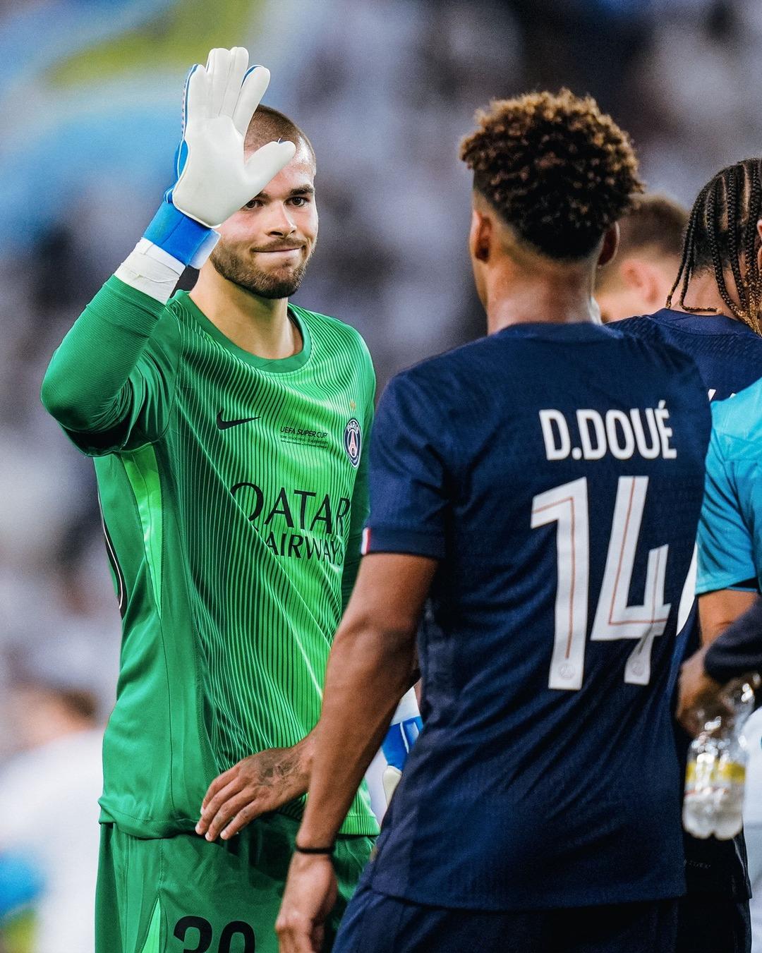 UEFA Süper Kupa finalinde PSG Tottenham ı penaltıların ardından yenerek kupanın sahibi oldu! Fransız temsilcisi büyük sevinç yaşadı... 2