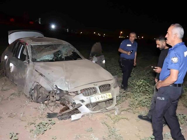 Şarampole takla atıp hurdaya döndü