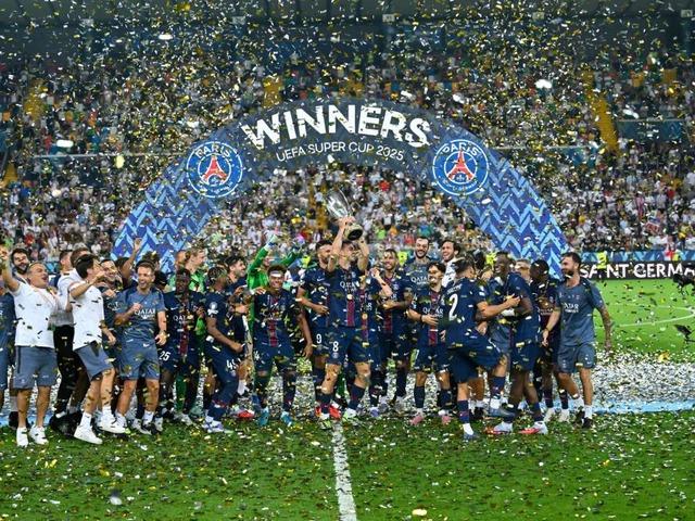  Paris Saint-Germain, Süper Kupa'yı müzesine götürdü
