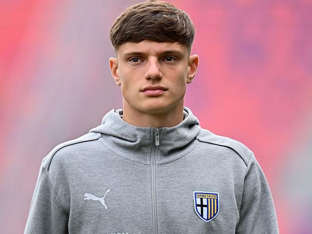 İngiliz ekibi Liverpool Parma'dan gelecek vaat eden Giovanni Leoni'yi kadrosuna katıyor! 