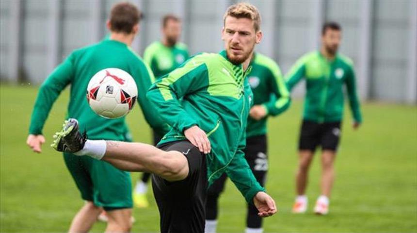 Beşiktaş'ta son karar: Serdar Aziz