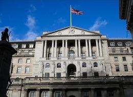 İngiltere ekonomisi ikinci çeyrekte yüzde 0,3 ile beklentilerin üzerinde büyüdü