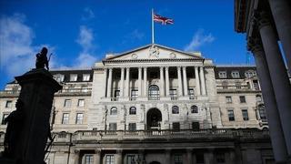 İngiltere ekonomisi ikinci çeyrekte yüzde 0,3 ile beklentilerin üzerinde büyüdü