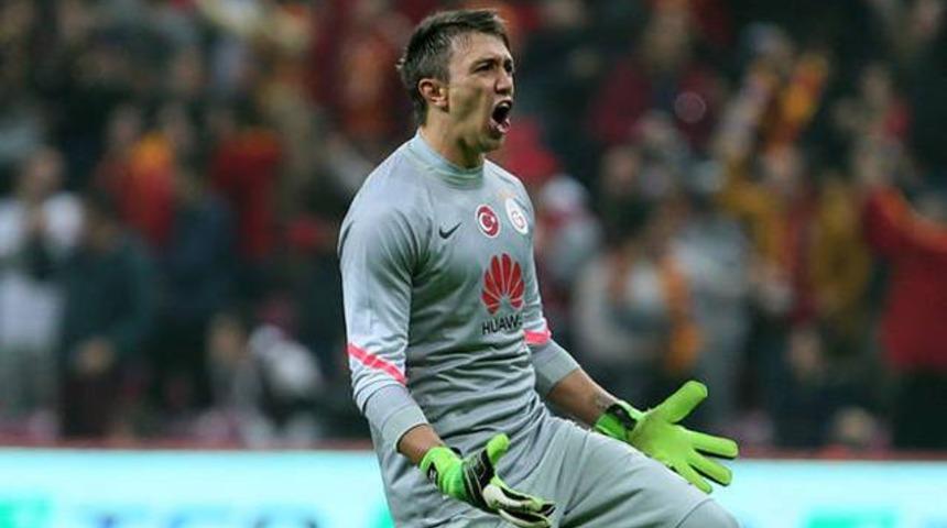 Muslera'dan ayrılık a&ccedil;ıklaması