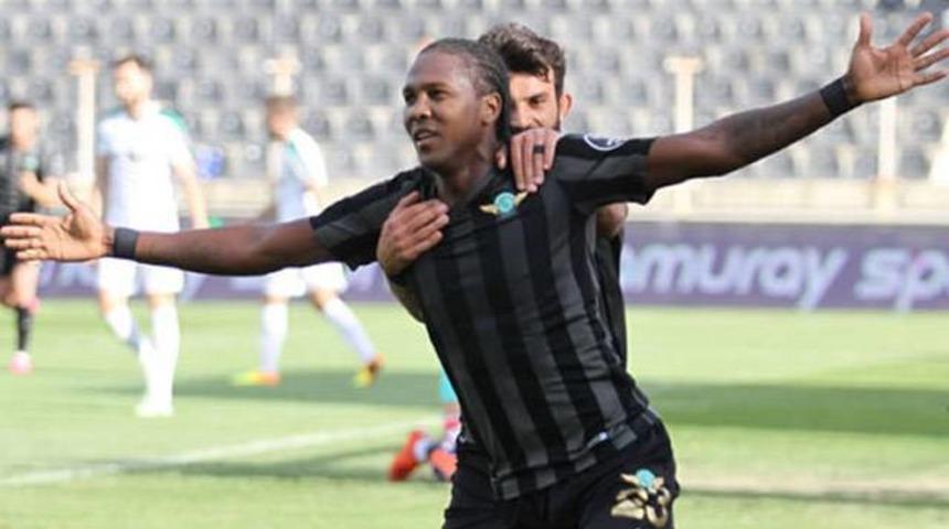 Vitor Pereira Hugo Rodallega'yı istedi