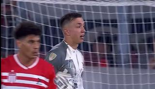Fernando Muslera kedi gibi uzadı! Kritik zafer...