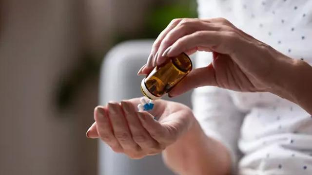 Yanlış kullanımı ölümcül ciddi etkilere yol açıyor! Antibiyotik kullanırken dikkat: “Arkadaşıma iyi geldi, bana da iyi gelir” demeyin! 