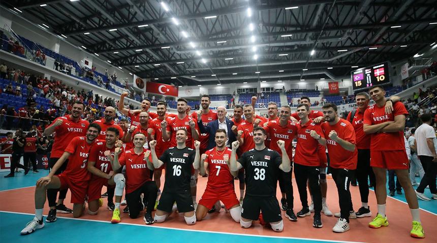 A Milli Erkek Voleybol Takımı Danimarka'yı 3-2 ile geçti! Avrupa Şampiyonası'na katılmaya hak kazandı...