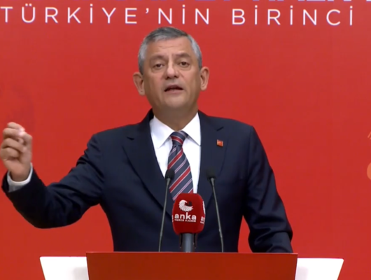 Son dakika | "AK Parti'ye kuruluş yıl dönümü hediyesi" demişti! Özgür Özel saat 12'de kameralar karşısına geçti: 'Mücahit Birinci' iddiası çok konuşulacak