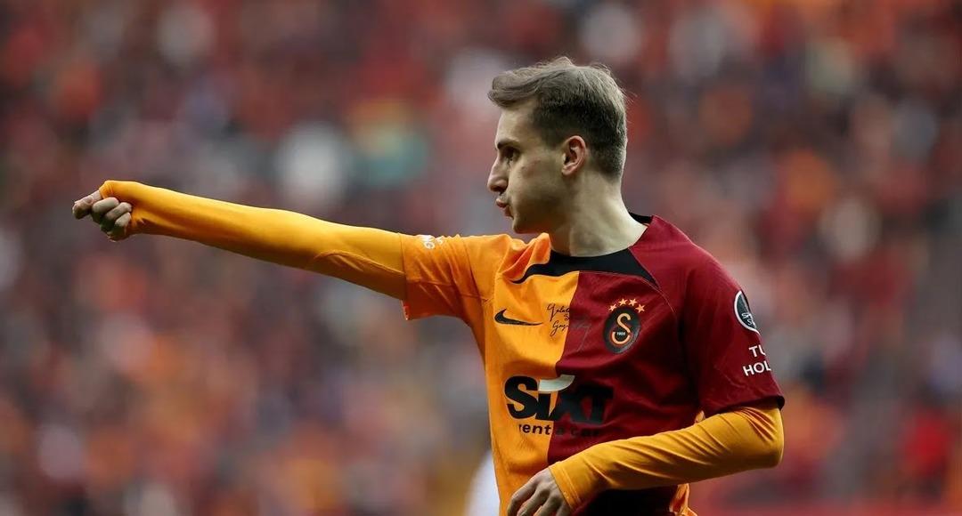 Kerem Aktürkoğlu ndan Galatasaraylı birkaç isme sürpriz telefon! Fenerbahçe ye gideceği için helallik istedi... 2