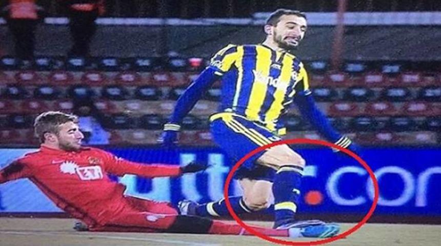 Eskişehirspor-Fenerbahçe maçında Alpaslan'ın kırmızı kartına isyan