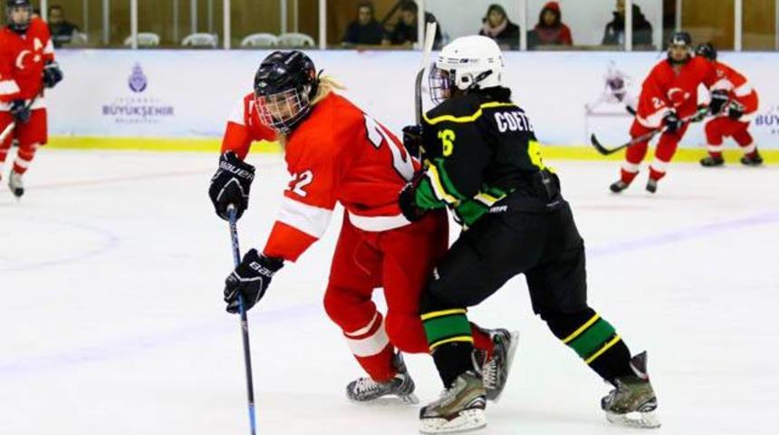 Buz Hokeyi Şampiyonası T&uuml;rkiye'den alındı