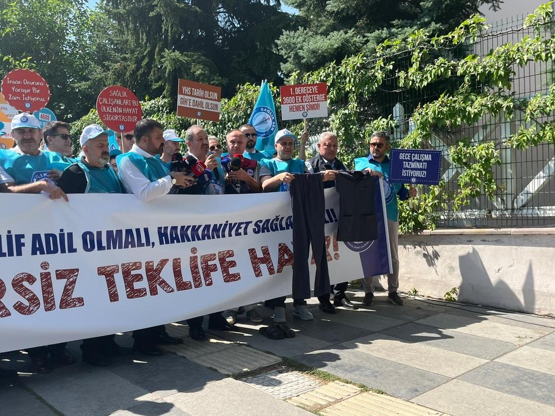 Sağlık-Sen Genel Başkanı: "Sadaka değil, hak ettiğimiz ücretleri istiyoruz" 1