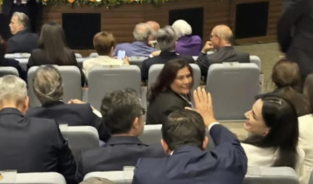 Özlem Çerçioğlu, CHP den istifa eder etmez Cumhurbaşkanı Erdoğan ı takibe aldı 3