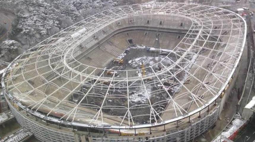 Vodafone Arena'da bir işçi hayatını kaybetti