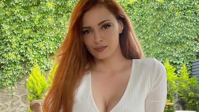 Can Borcu'nun Emel'i Mine Tugay filtreli pozuyla gündem oldu