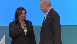 AK Parti'ye katılan Özlem Çerçioğlu'ndan ilk sözler