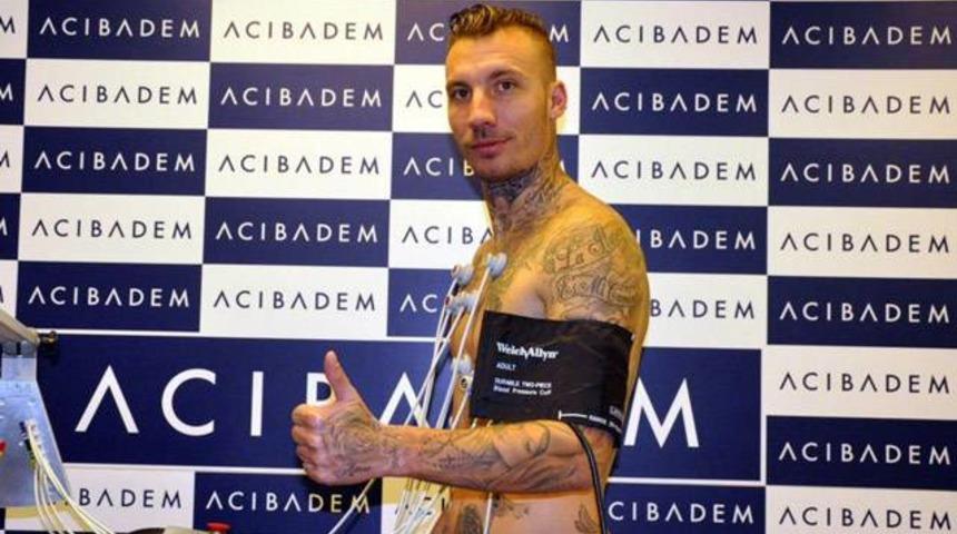 Alexis Delgado sağlık kontrol&uuml;nden ge&ccedil;ti