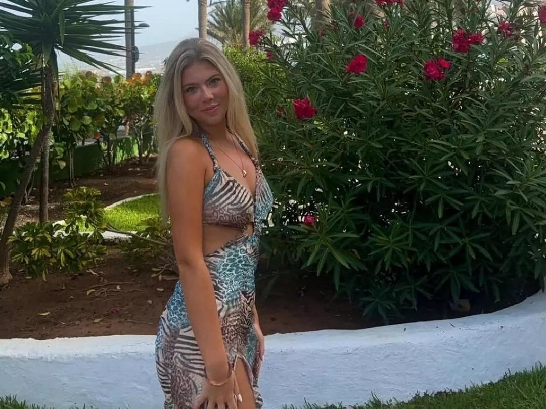 Tatil için gittikleri şehirde taksici kabusu yaşattı! Otel odasına gidip... 1