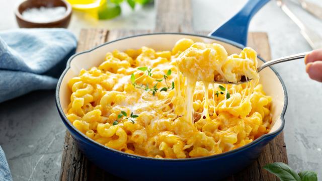 Makarna canavarlarına müjde! Marketlerdeki hazır makarna peynirleri sıralandı: En iyisi hangisi?