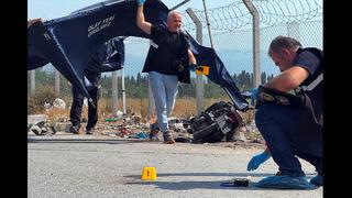 Otomobil ve motosiklet birbirine girdi... Birinde uyuşturucu diğerinde kullanma aparatı çıktı!