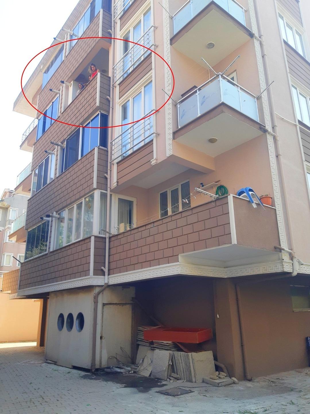 1200xauto Bandırma’da acı olay! Apartmanın 3’üncü katından düşen kadın hayatını kaybetti