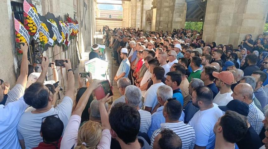 Çanakkale’deki kazada hayatını kaybeden iki genç Edirne’de toprağa verildi