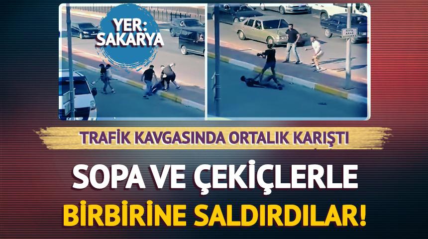 Trafikte çekiçli ve sopalı kavga kamerada